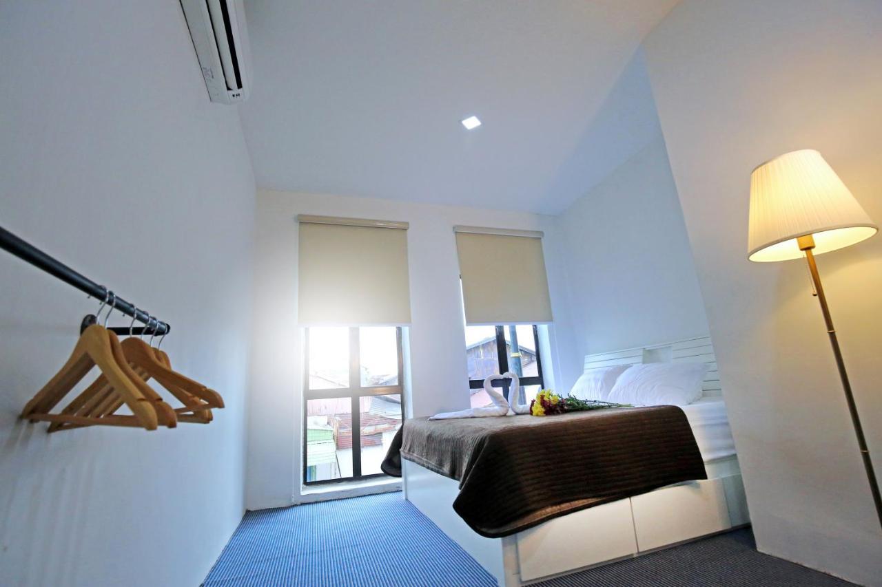 At Jacks Penginapan *